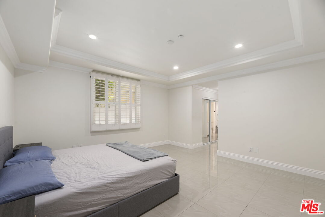 11952 Montana Ave Unit: 101