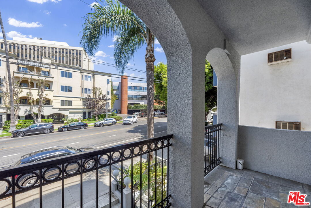 11952 Montana Ave Unit: 101