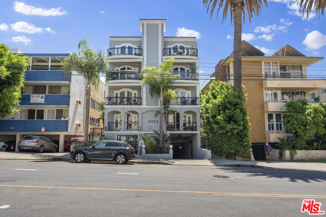 11952 Montana Ave Unit: 101