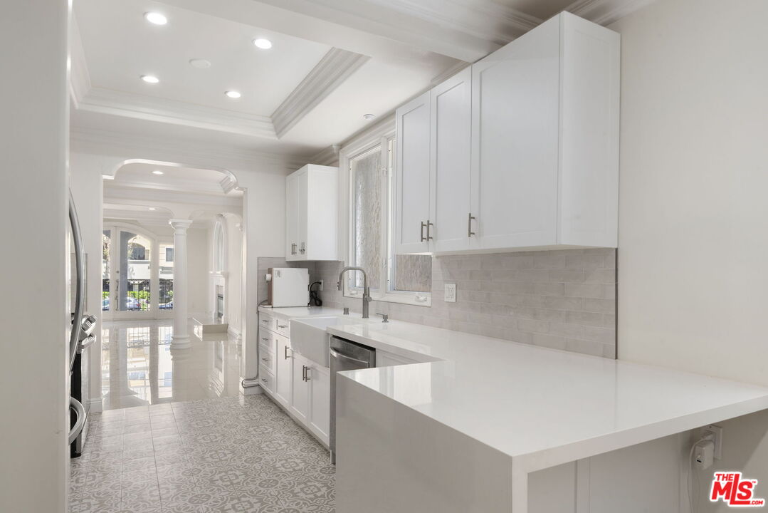 11952 Montana Ave Unit: 101