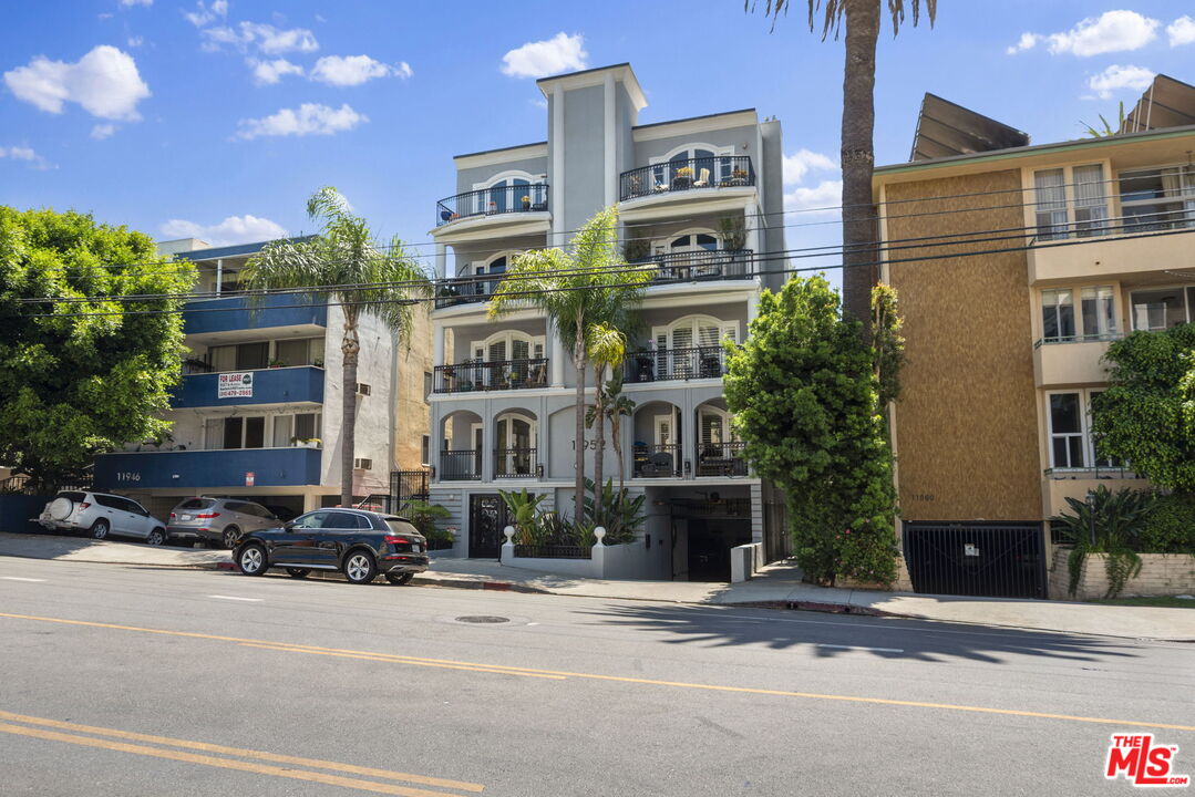 11952 Montana Ave Unit: 101
