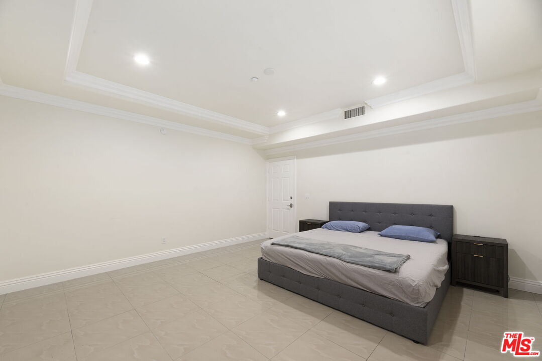 11952 Montana Ave Unit: 101