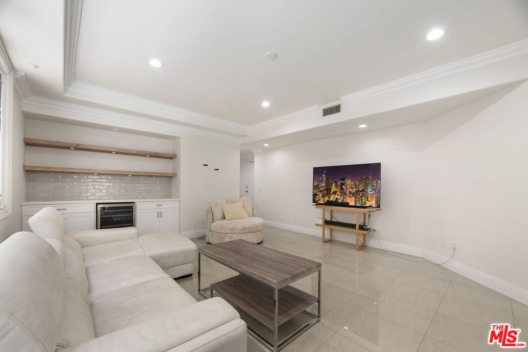 11952 Montana Ave Unit: 101