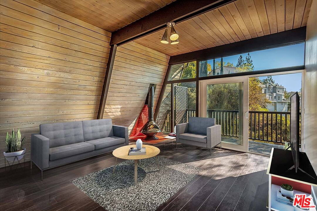7912 Willow Glen Rd