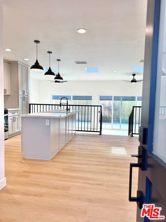 16124 San Fernando Mission Blvd