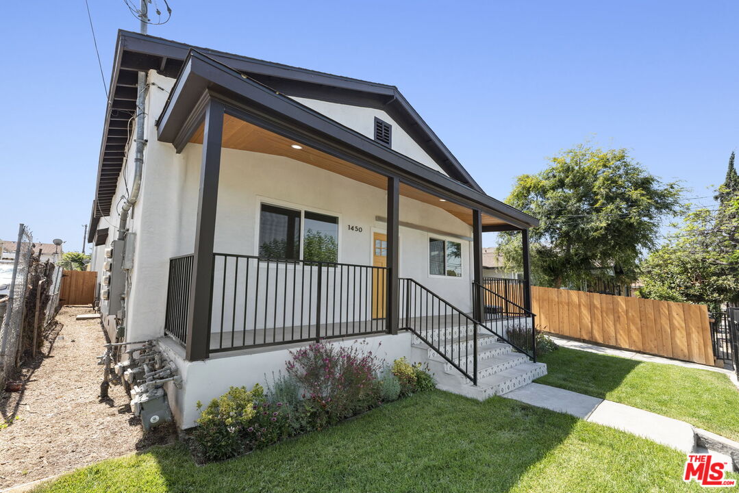 1450 Ricardo St