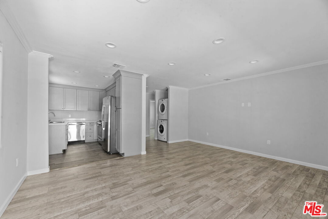 1960 N Ontario Street