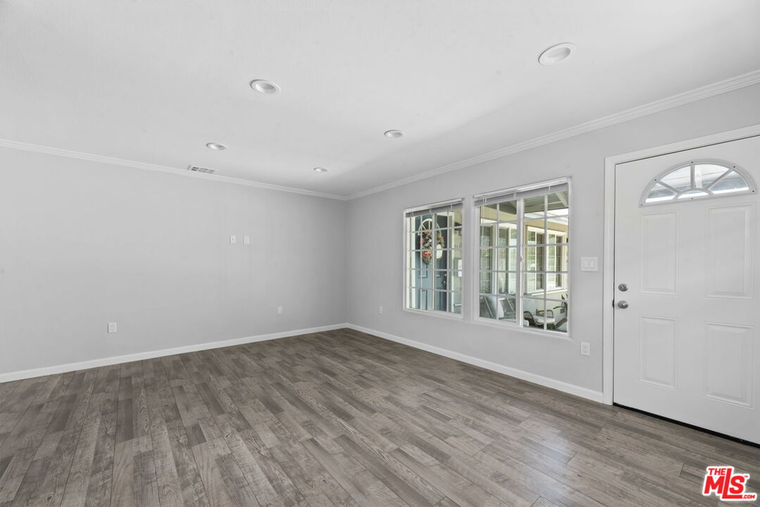 1960 N Ontario Street