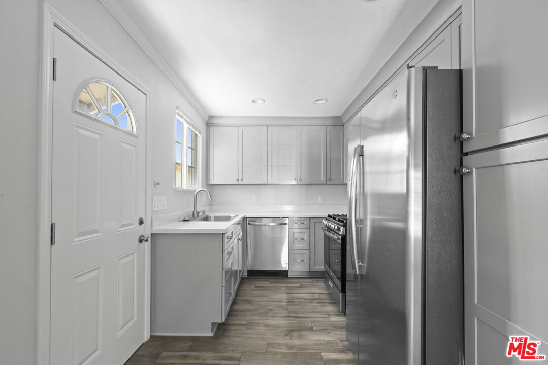 1960 N Ontario Street