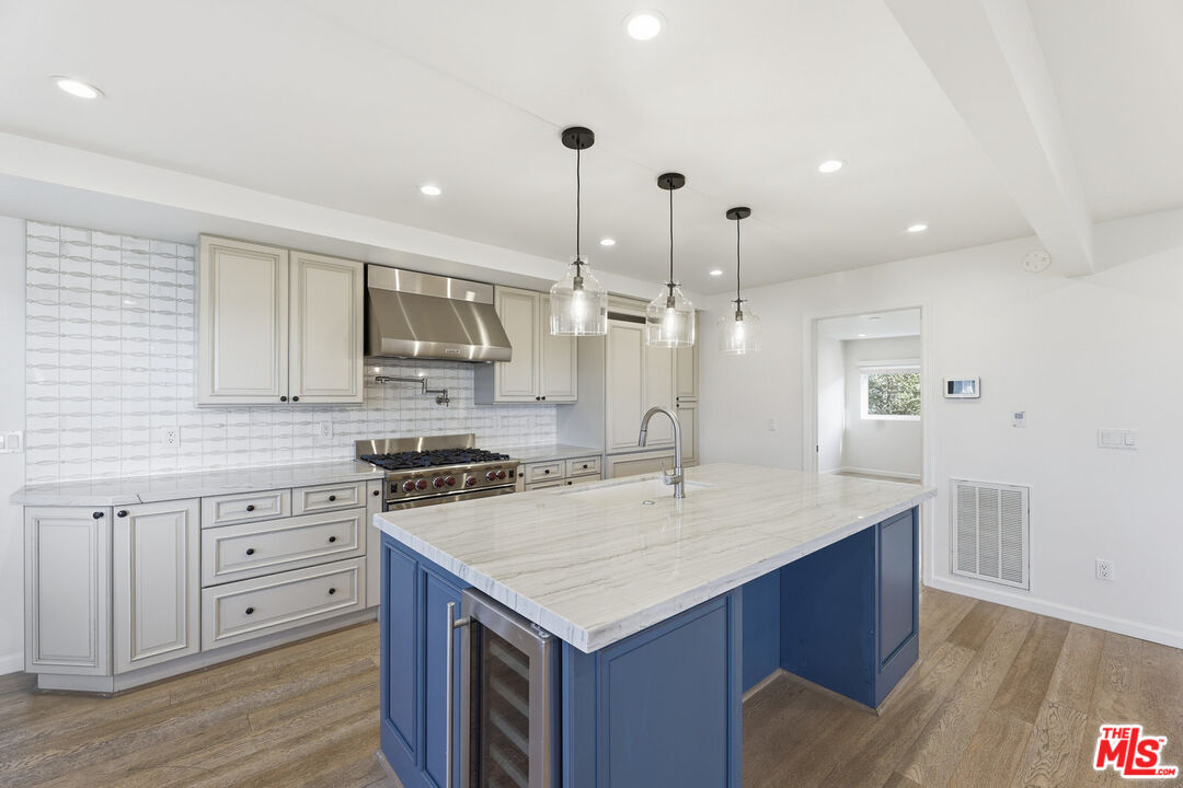 2442 S South Coast Highway Unit: 4