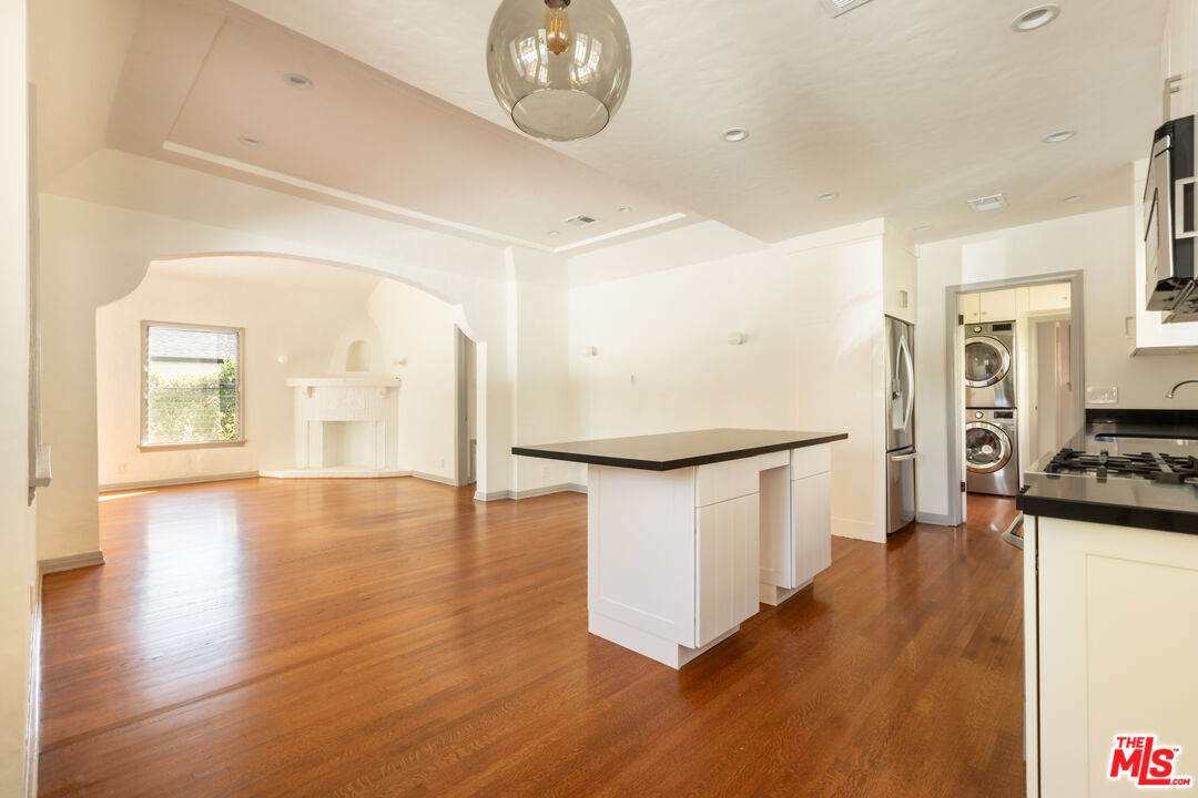 353 Huntley Dr
