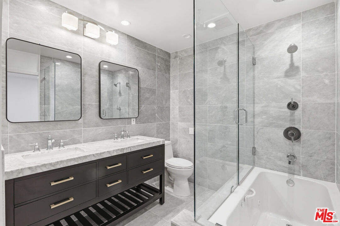 2442 S Coast Highway Unit: 4