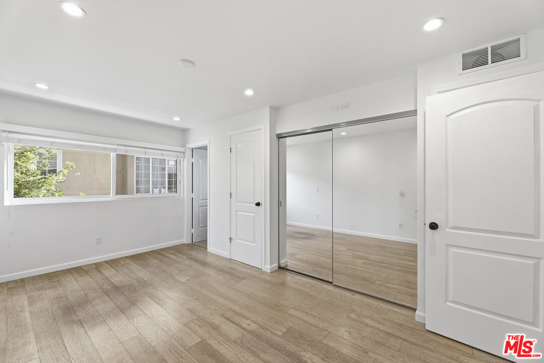 2442 S Coast Highway Unit: 4