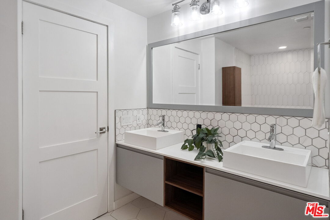 140 Ocean Park Blvd Unit: 419