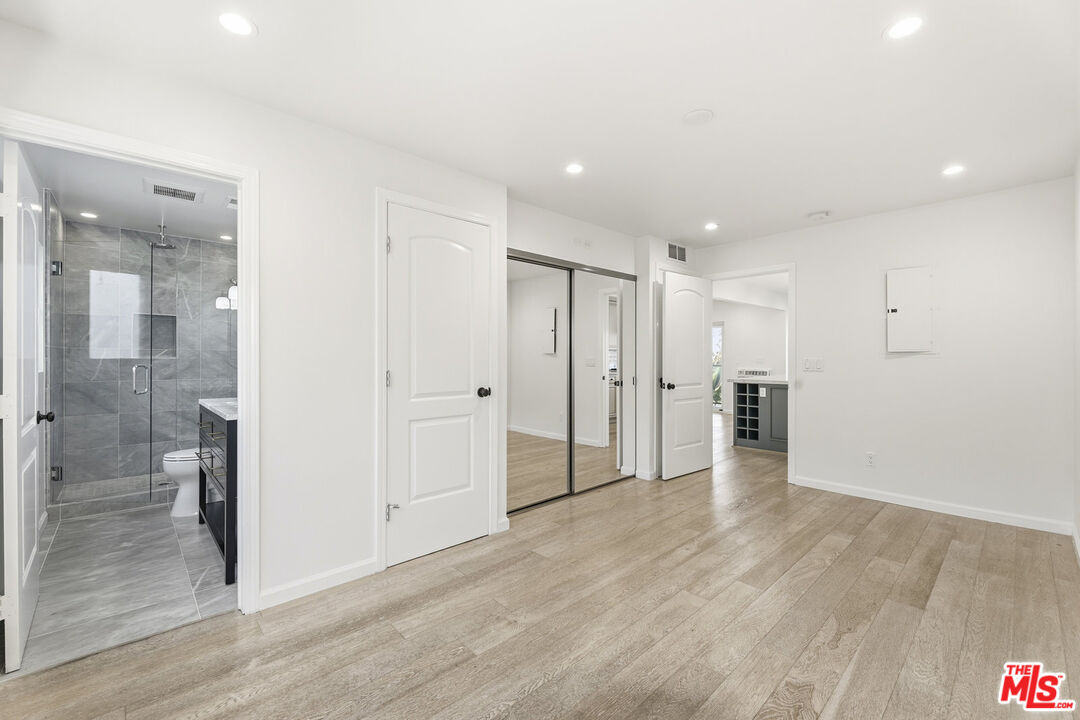 2442 S Coast Highway Unit: 4