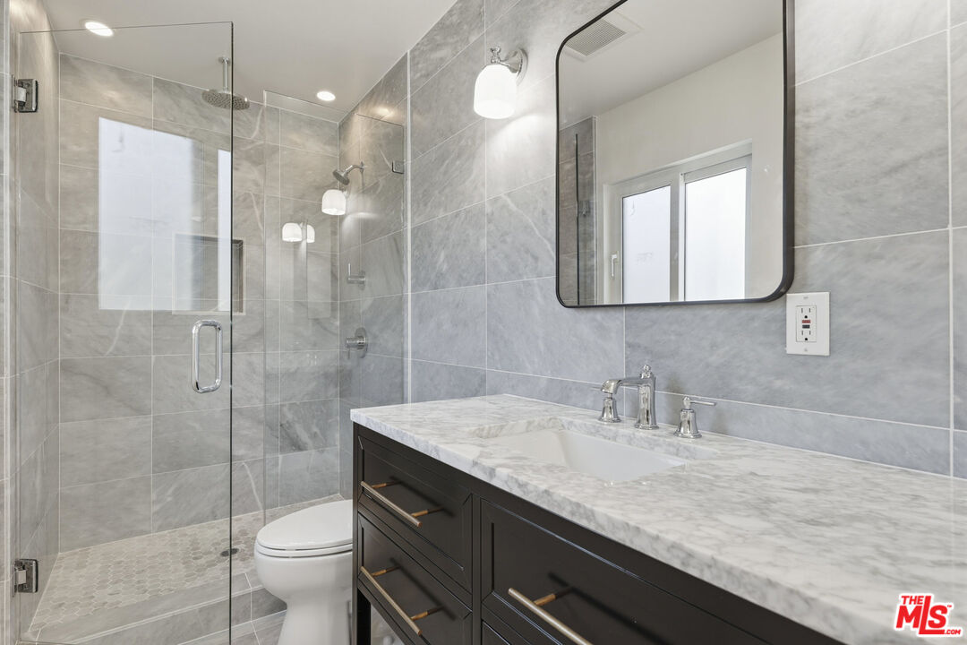 2442 S Coast Highway Unit: 4