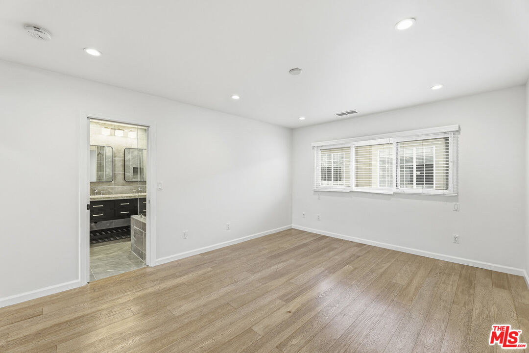 2442 S Coast Highway Unit: 4