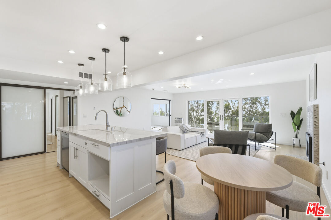 2442 S Coast Highway Unit: 3