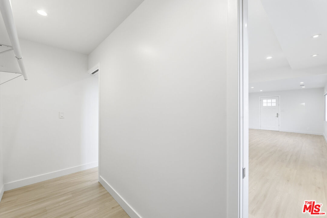 2442 S Coast Highway Unit: 5