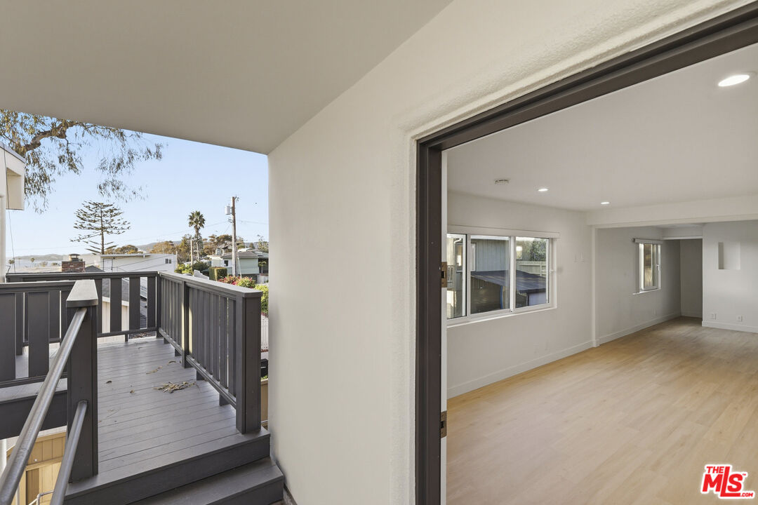 2442 S Coast Highway Unit: 5