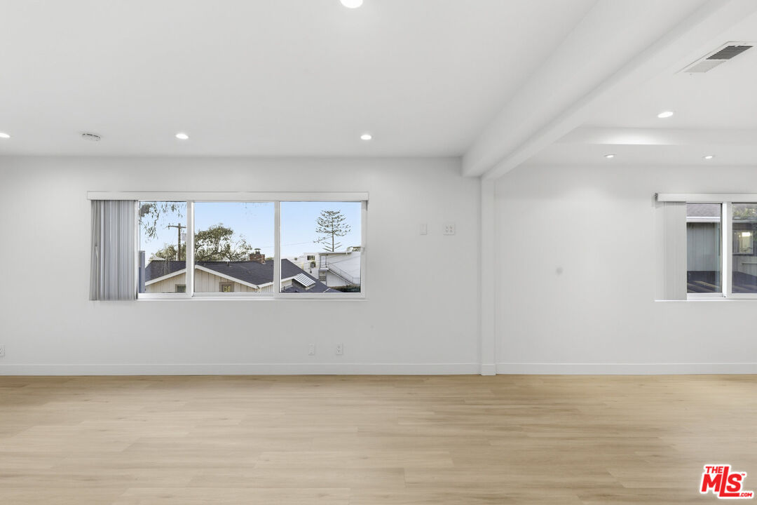 2442 S Coast Highway Unit: 5