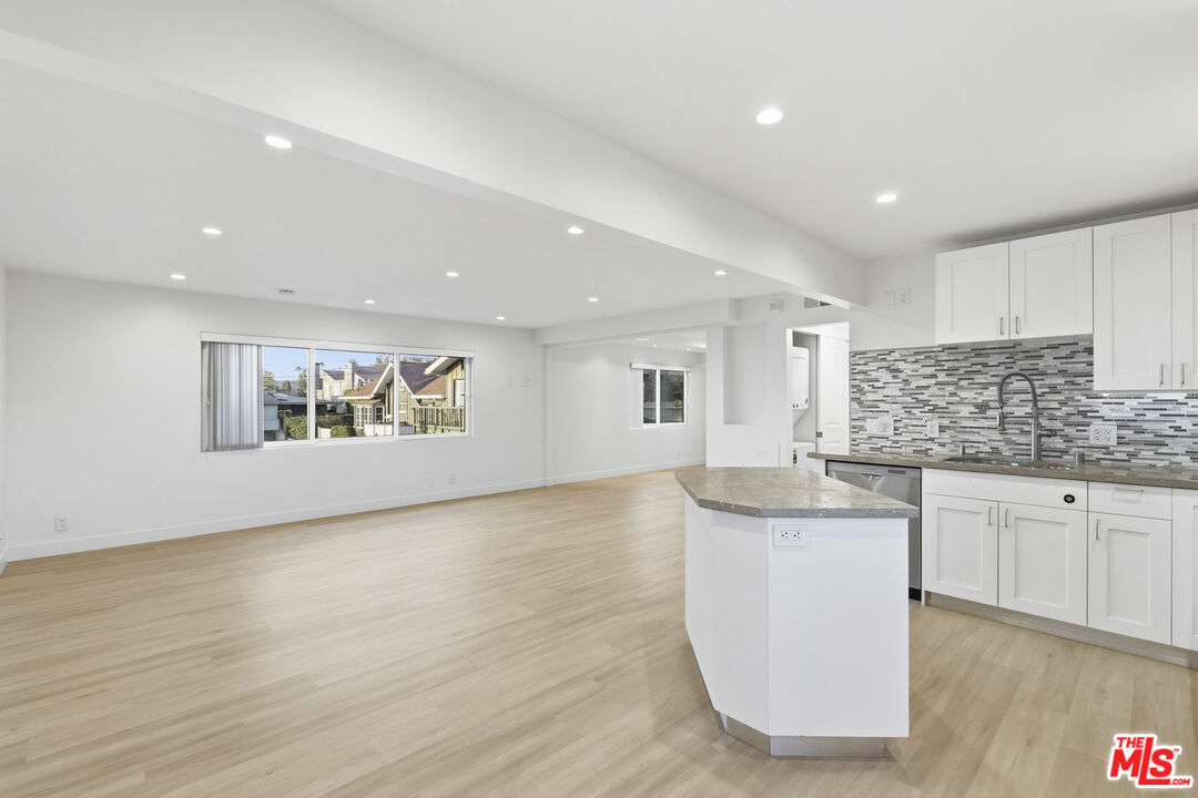 2442 S Coast Highway Unit: 5