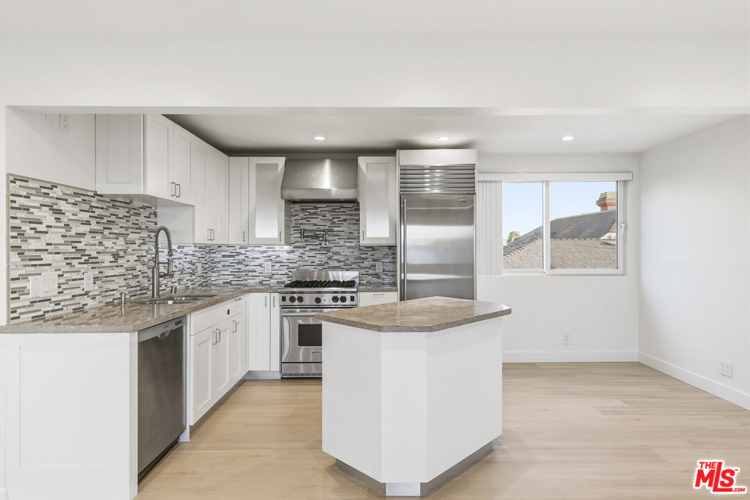 2442 S Coast Highway Unit: 5