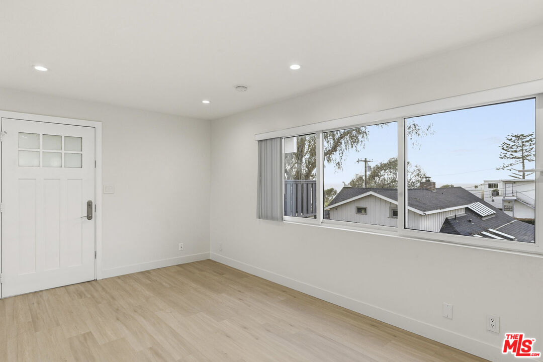 2442 S Coast Highway Unit: 5