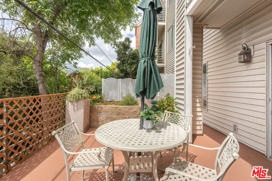 2706 Honolulu Ave Unit: 105