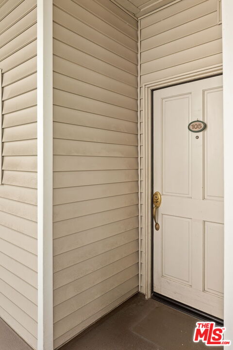 2706 Honolulu Ave Unit: 105