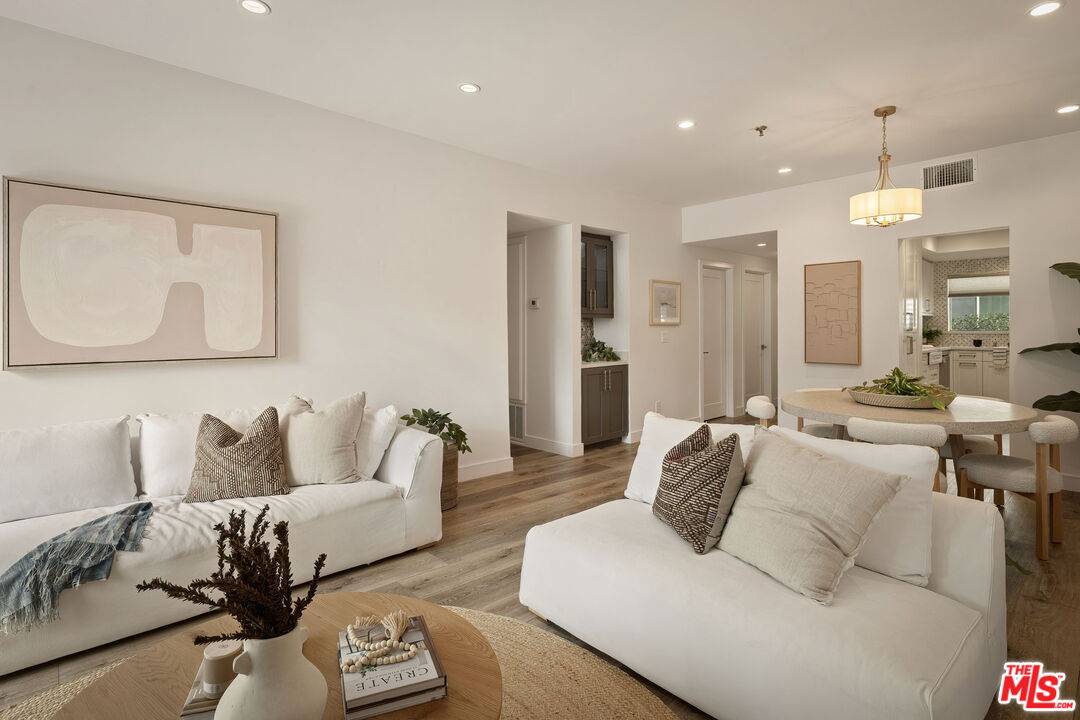 2706 Honolulu Ave Unit: 105