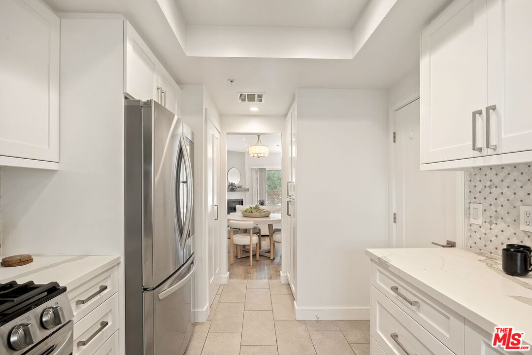 2706 Honolulu Ave Unit: 105