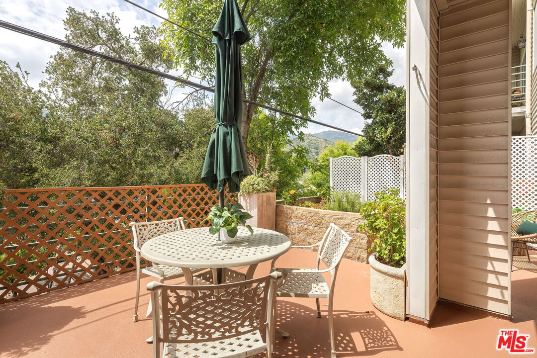 2706 Honolulu Ave Unit: 105