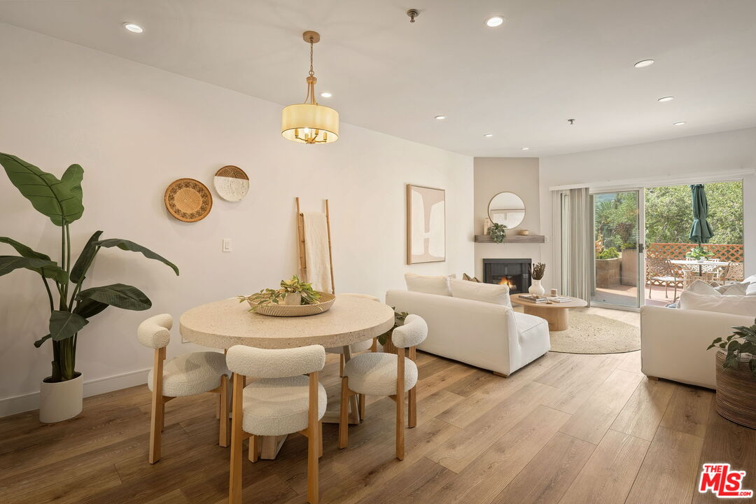 2706 Honolulu Ave Unit: 105