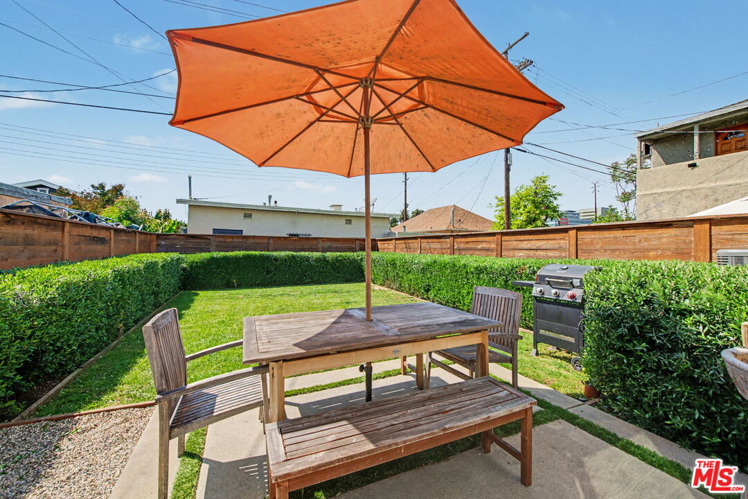 1207 N Commonwealth Ave