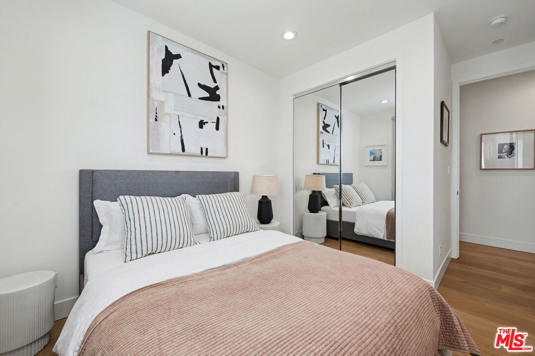 1207 N Commonwealth Ave