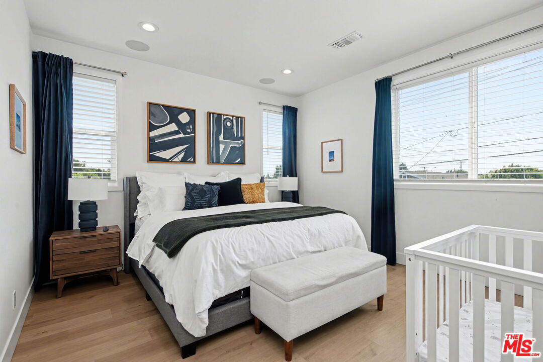 1207 N Commonwealth Ave