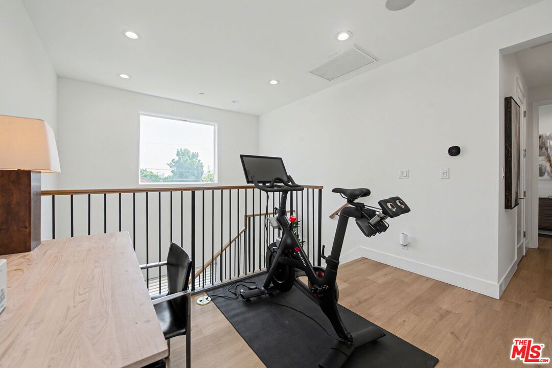 1207 N Commonwealth Ave