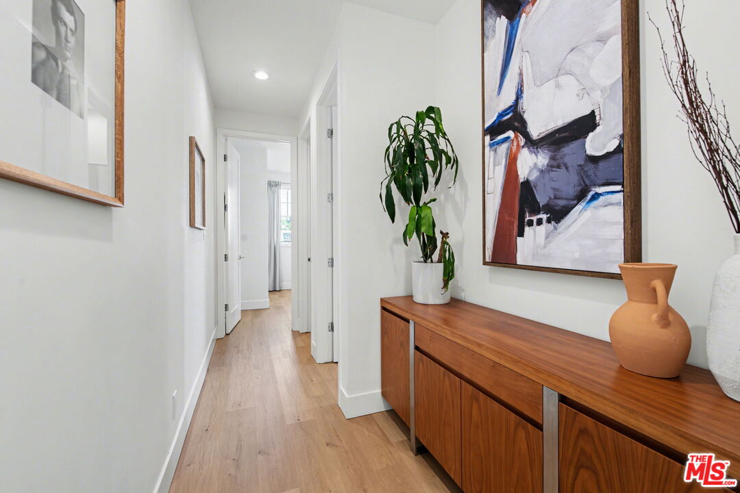 1207 N Commonwealth Ave