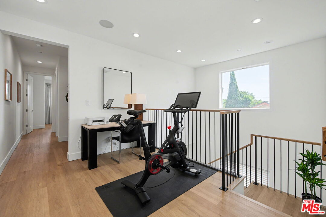 1207 N Commonwealth Ave