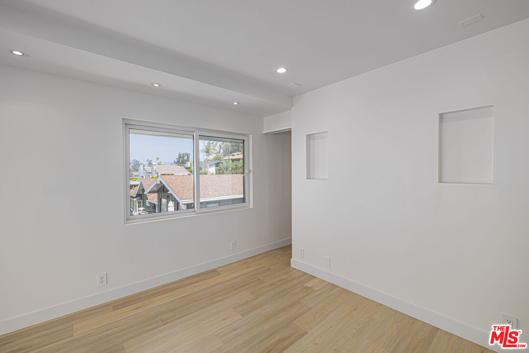 2442 S Coast Highway Unit: 8