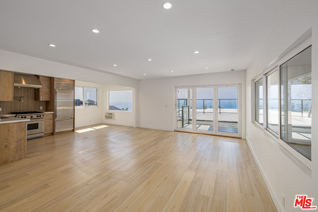 2442 S Coast Highway Unit: 8