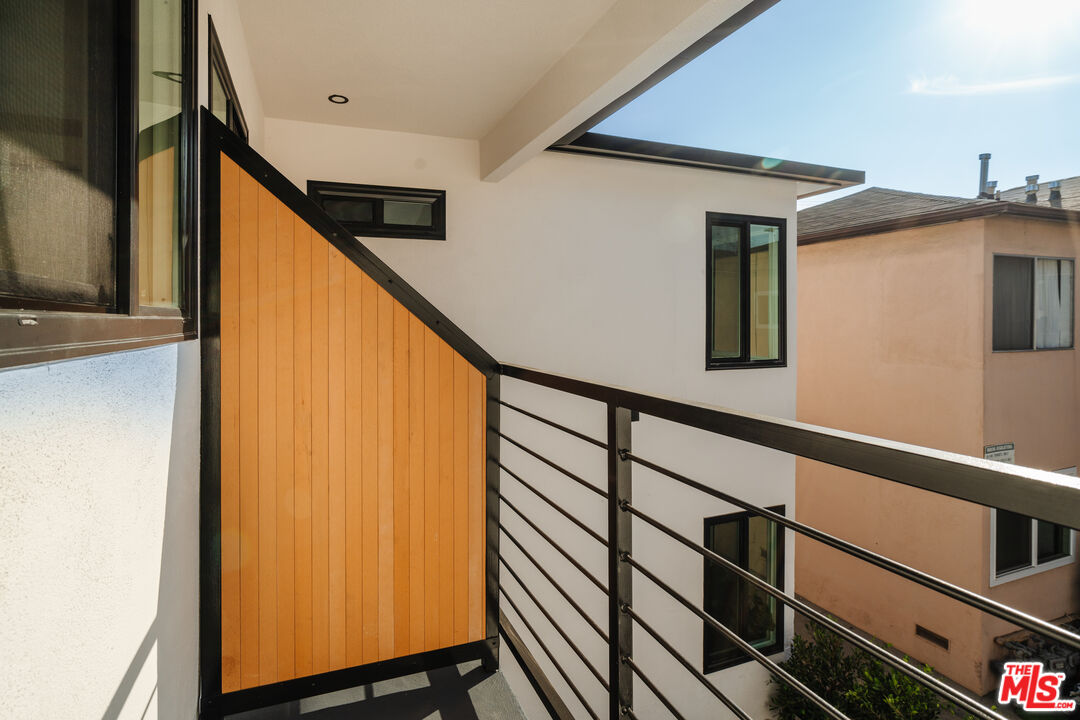 4015 Grand View Blvd