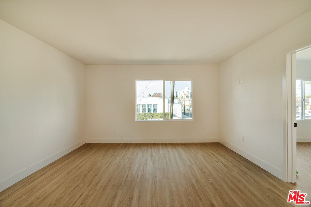 4015 Grand View Blvd