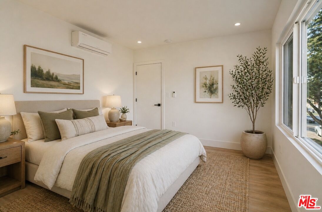 4015 Grand View Blvd