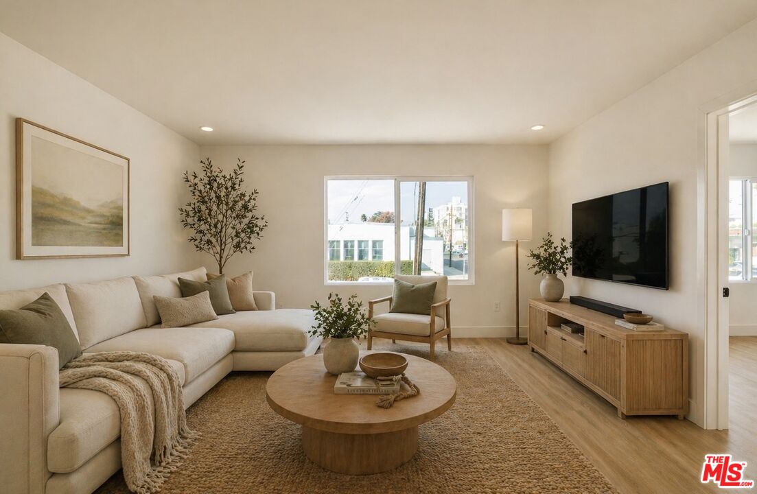 4015 Grand View Blvd