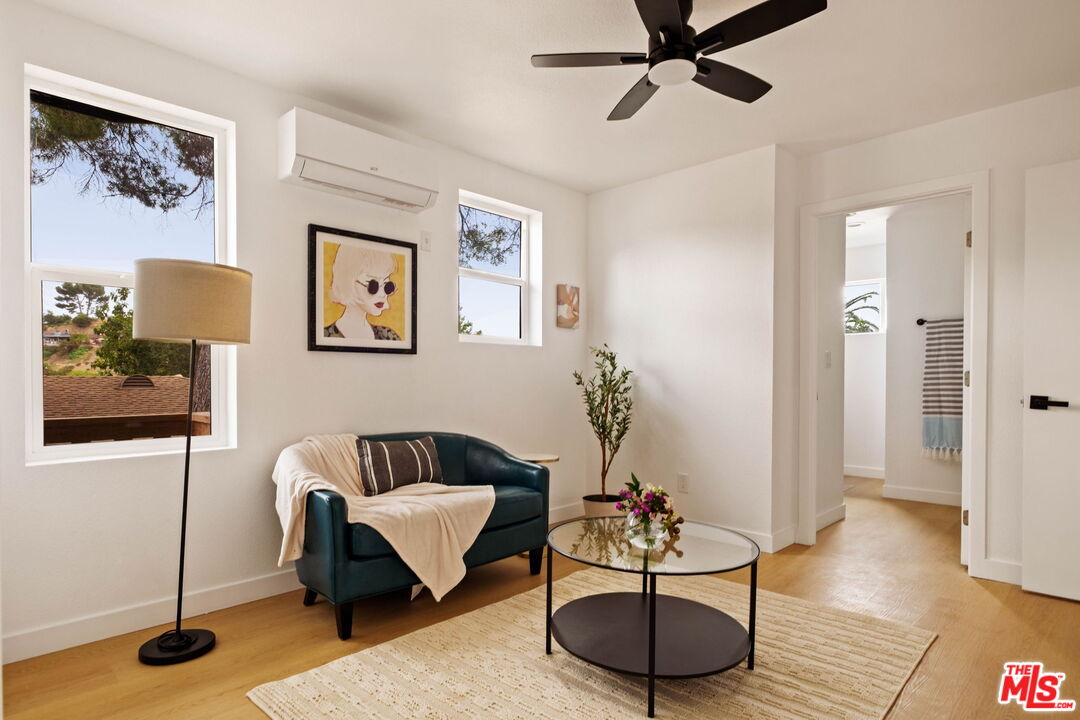 2760 Fyler Pl