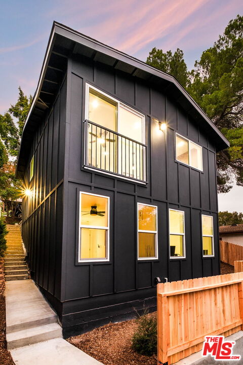 2760 Fyler Pl