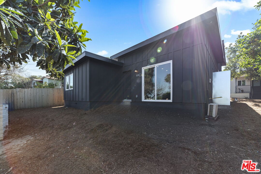 2532 Ganahl St