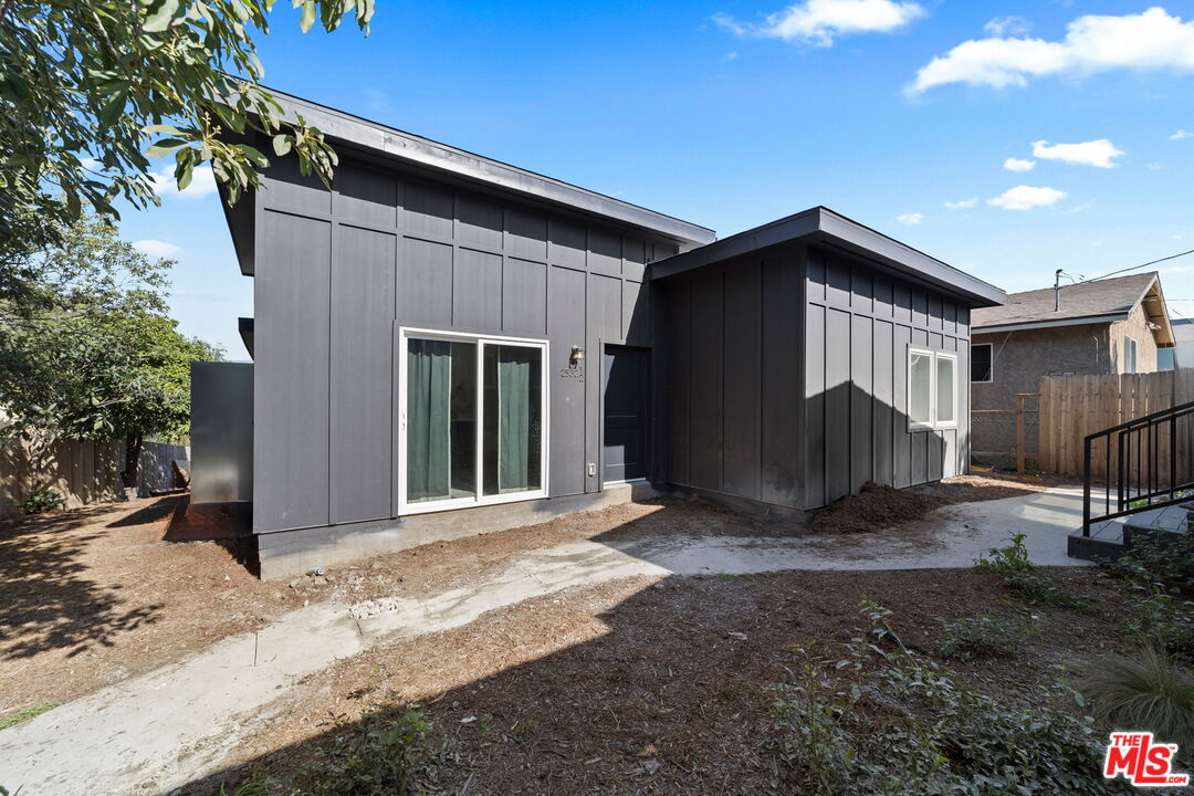 2532 Ganahl St